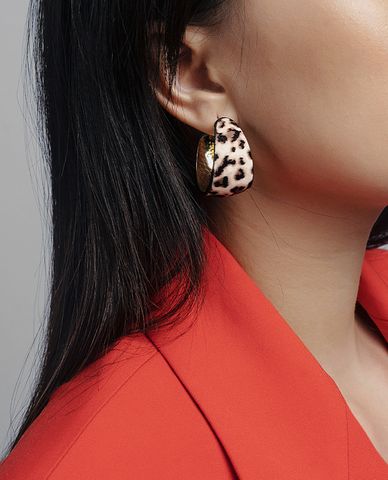  CECI - Khuyên tai nữ khoen tròn hở họa tiết da báo 