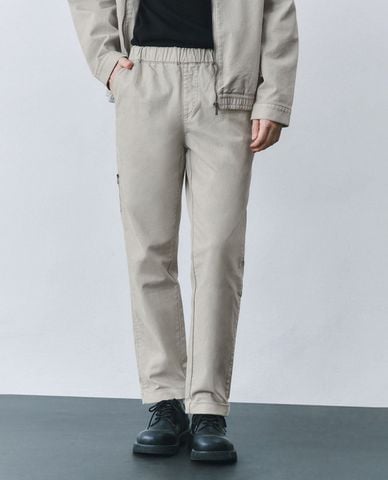  URBAN REVIVO - Quần nam ống đứng lưng thun trẻ trung 