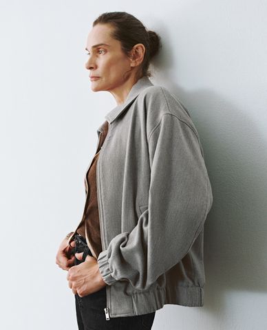  URBAN REVIVO - Áo khoác nữ phom rộng phối zip Drawstring Hem 