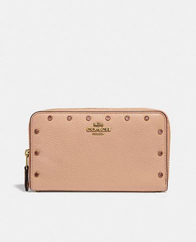  COACH - Ví nữ cầm tay phối đinh tán đá Medium Zip 