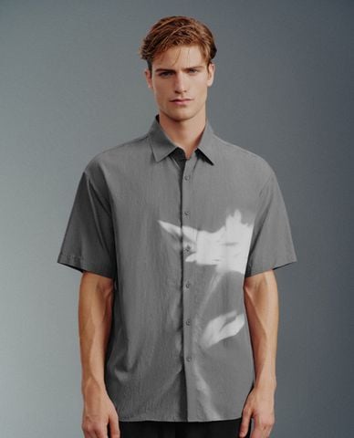  URBAN REVIVO - Áo sơ mi nam cổ bẻ tay ngắn Printed Button Up Loose 