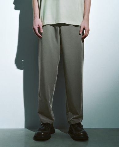  URBAN REVIVO - Quần nam ống đứng phối nút thời trang 