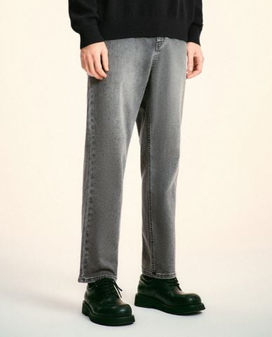  URBAN REVIVO - Quần jeans nam ống đứng wash bạc năng động 