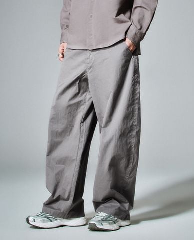  URBAN REVIVO - Quần nam ống rộng Harem 