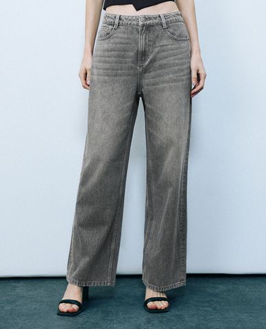  URBAN REVIVO - Quần jeans nữ ống đứng wash bạc hiện đại 