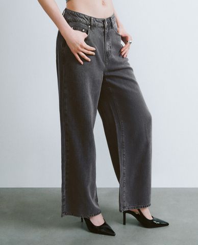  URBAN REVIVO - Quần jeans nữ ống rộng cá tính 