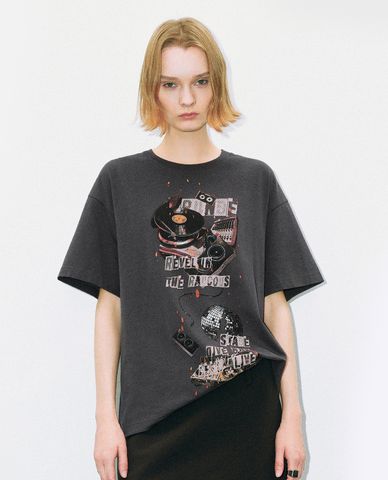  URBAN REVIVO - Áo thun nữ cổ tròn tay ngắn Printed Loose 