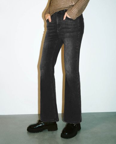  URBAN REVIVO - Quần jeans nữ ống loe wash bạc Skinny Flare 