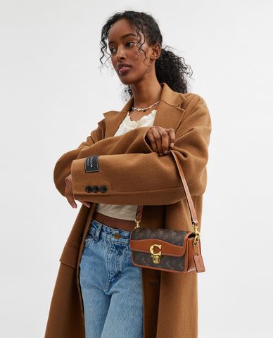  COACH - Túi đeo vai nữ phom chữ nhật Studio Baguette With Horse And Carriage Print 