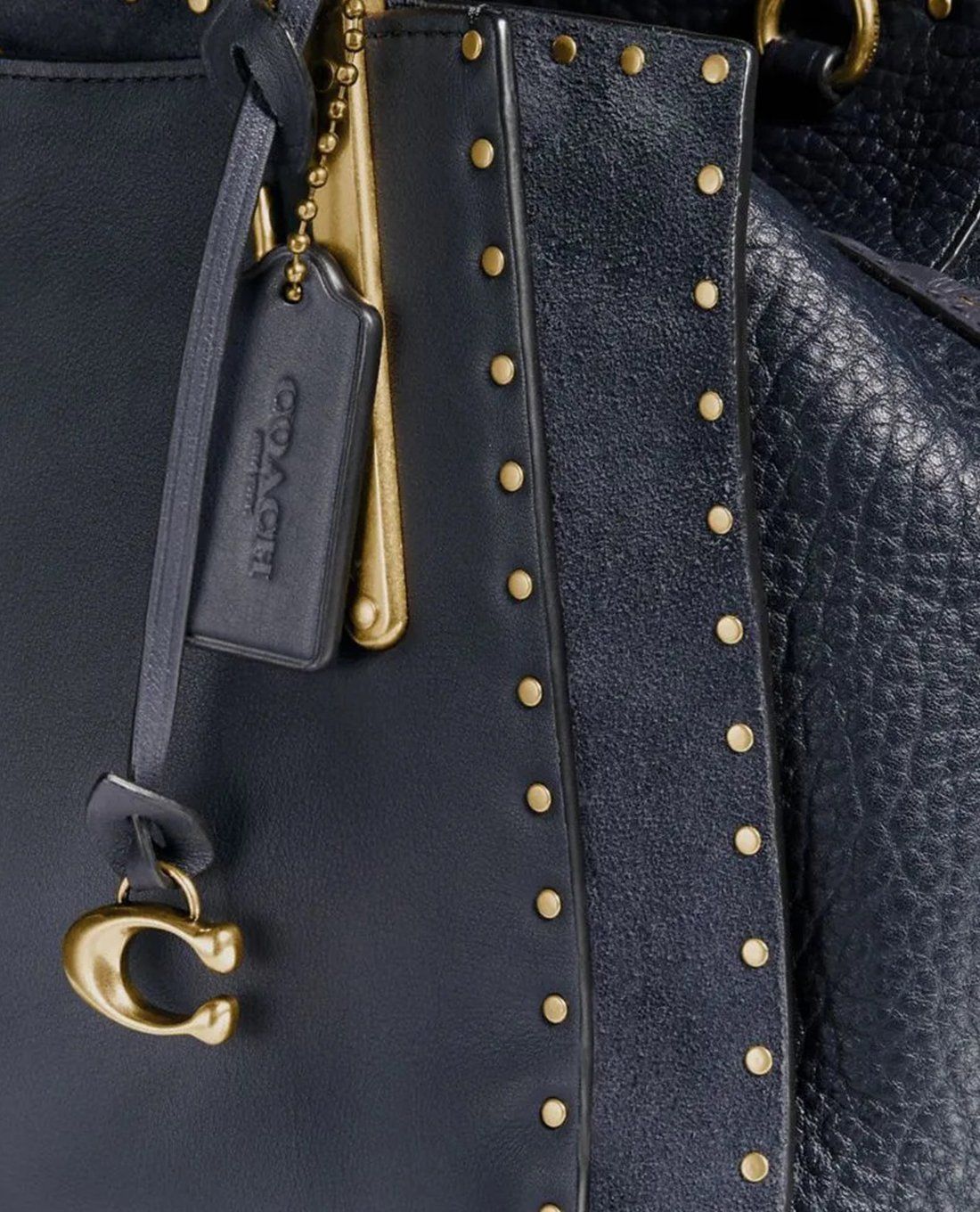 Dreamer 36 store with rivets