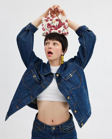  COACH - Túi xách nữ phom chữ nhật Cargo 20 With Cherry Print 