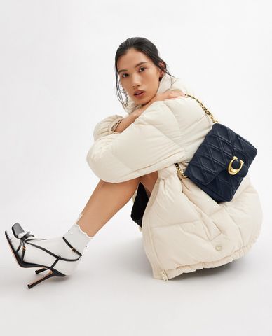  COACH - Túi đeo vai nữ phom vuông Times Square Tabby 