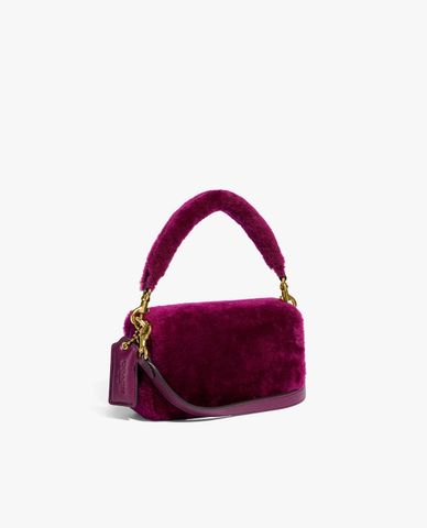  COACH - Túi đeo chéo nữ chữ nhật nắp gập phối lông Pillow Tabby 18 