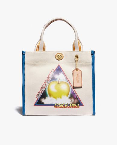  COACH - Túi tote nữ phom vuông 22 With Sci-Fi Big Apple Camp Print 