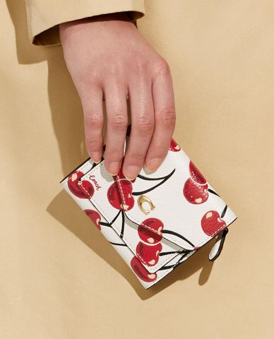  COACH - Ví nữ dạng gập Wyn With Cherry Print 
