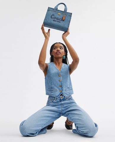  COACH - Túi tote nữ denim phom chữ nhật Cargo 26 