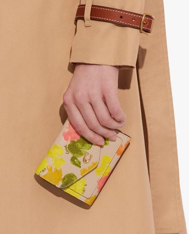  COACH - Ví nữ dạng gập phom vuông họa tiết hoa xinh xắn Wyn Small 