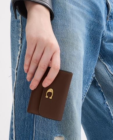  COACH - Ví nữ dáng ngắn nắp gập Essential 