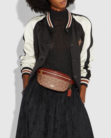  COACH - Túi bao tử nữ Signature Canvas 