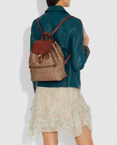  COACH - Balo nữ dây rút Evie 