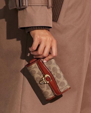  COACH - Ví nữ dáng ngắn nắp gập phom chữ nhật Studio Medium In Signature Canvas 