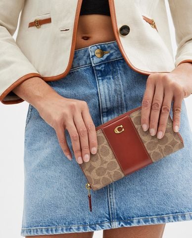  COACH - Ví dài nữ phom chữ nhật phối monogram Accordion 