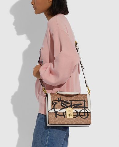  COACH - Túi xách tay nữ chữ nhật nắp gập Hutton 