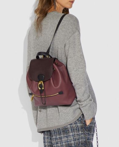  COACH - Balo nữ dây rút Evie 