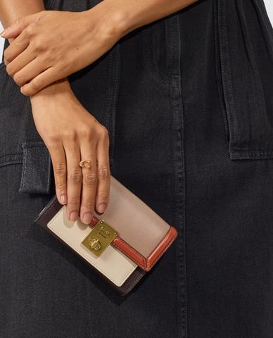  COACH - Ví nữ mini dạng gập Hutton 