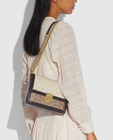  COACH - Túi đeo chéo nữ nắp gập phom chữ nhật Hutton 