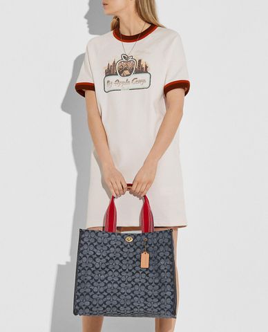 COACH - Túi tote nữ phom vuông Chambray 40 