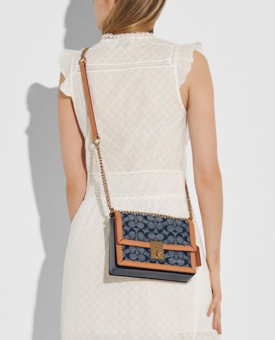  COACH - Túi đeo chéo nữ chữ nhật nắp gập Hutton 