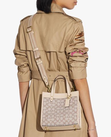  COACH - Túi đeo vai phom vuông Field Tote 22 