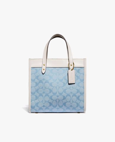  COACH - Túi đeo vai phom vuông Field Tote 22 In Signature Chambray 
