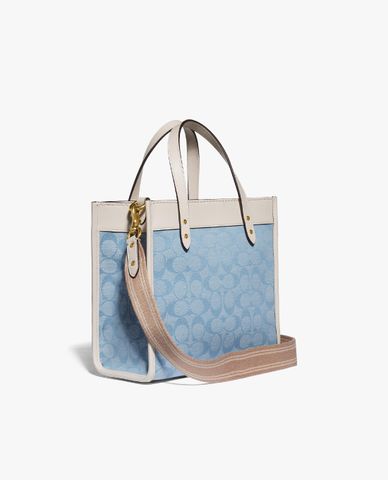  COACH - Túi đeo vai phom vuông Field Tote 22 In Signature Chambray 