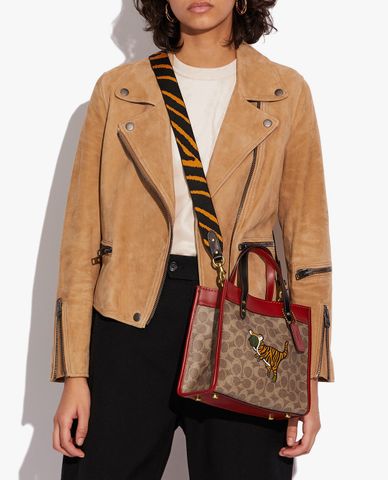  COACH - Túi tote nữ phom vuông Signature Canvas 