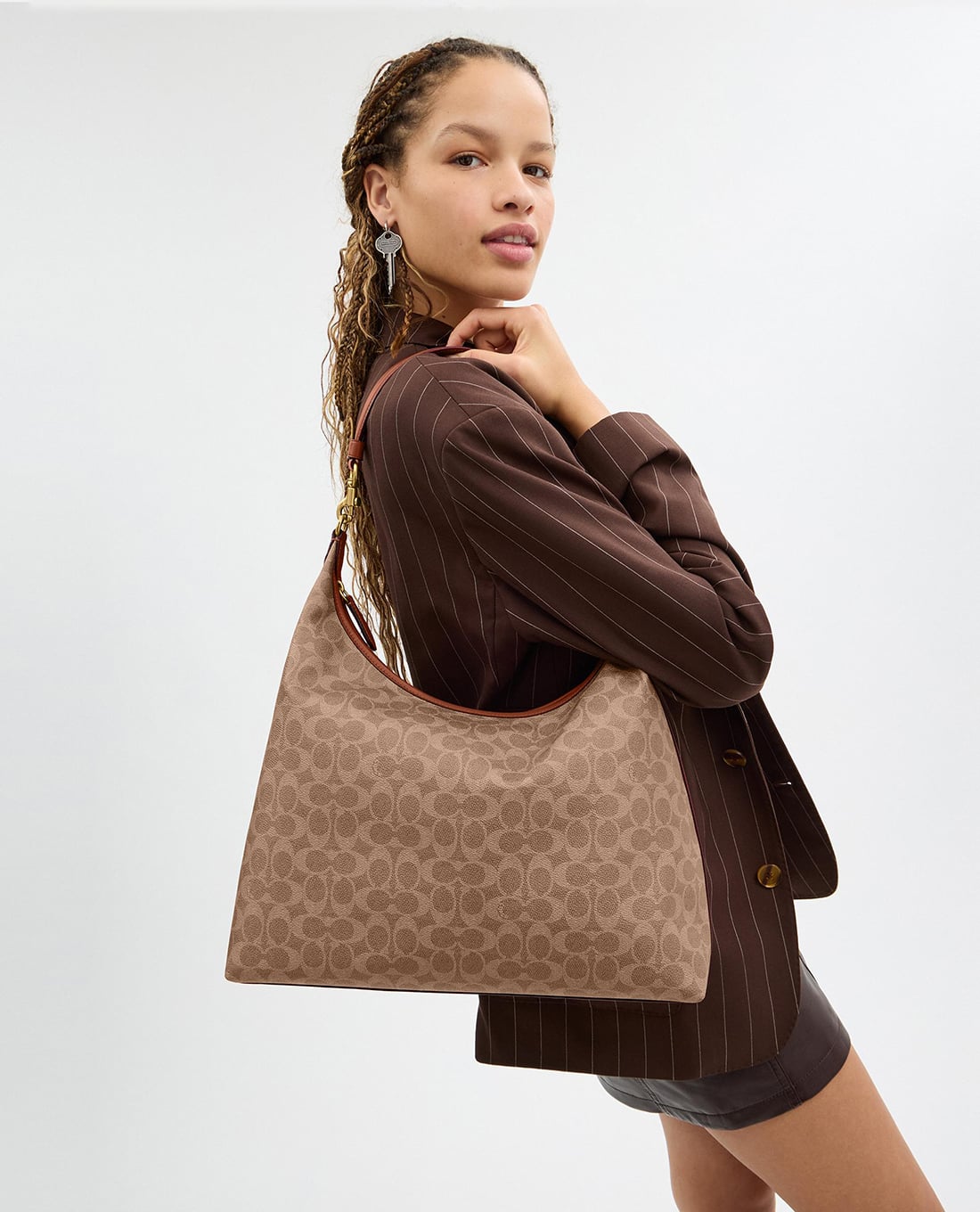 COACH - Túi đeo vai nữ hình thang Juliet 38 In Signature Canvas