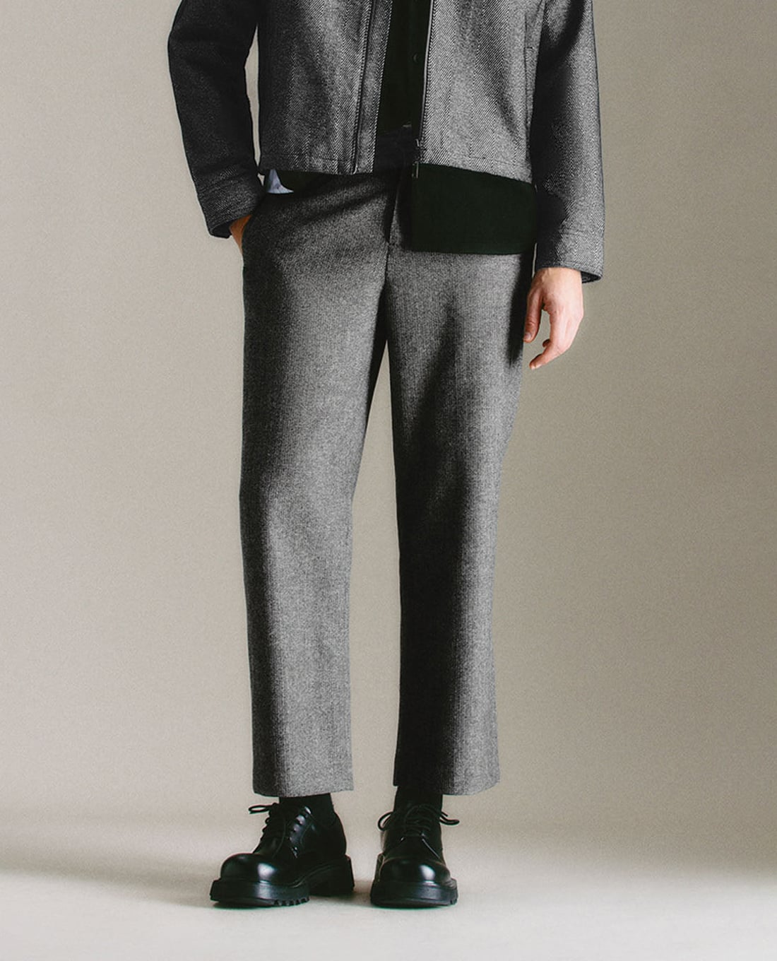 URBAN REVIVO - Quần nam ống đứng thanh lịch