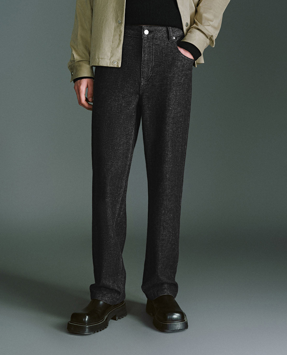 URBAN REVIVO - Quần jeans nam ống đứng thanh lịch