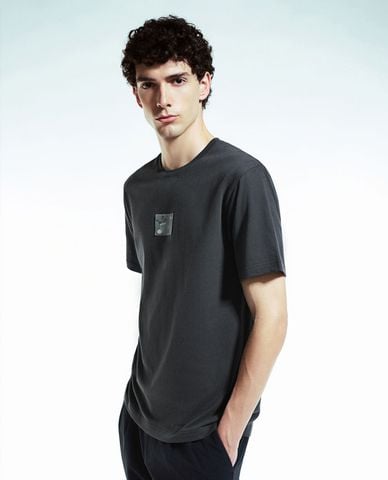  URBAN REVIVO - Áo thun nam cổ tròn tay ngắn Printed Straight 