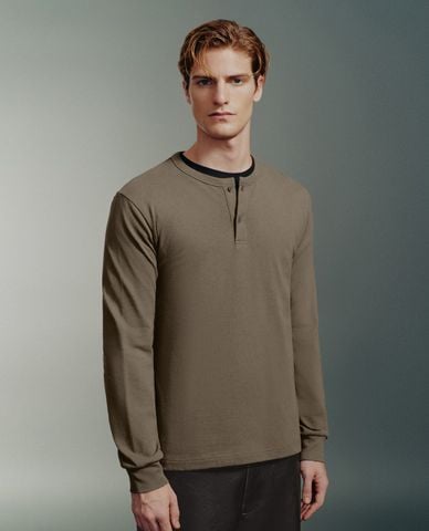  URBAN REVIVO - Áo thun nam cổ tròn tay dài Straight 