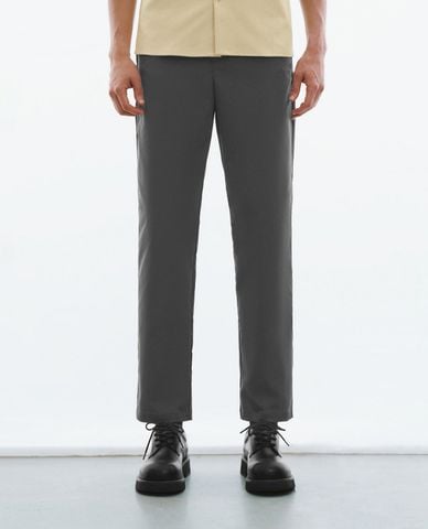  URBAN REVIVO - Quần nam ống đứng Carrot Fit 