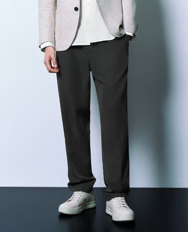  URBAN REVIVO - Quần nam ống đứng thanh lịch Carrot Fit 