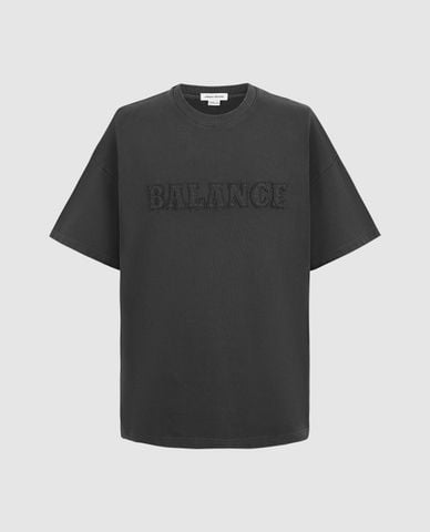  URBAN REVIVO - Áo thun nam cổ tròn tay ngắn in chữ Letter Embossed 