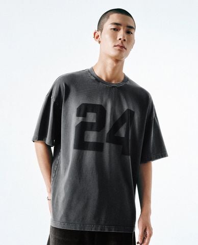  URBAN REVIVO - Áo thun nam cổ tròn tay ngắn cá tính 