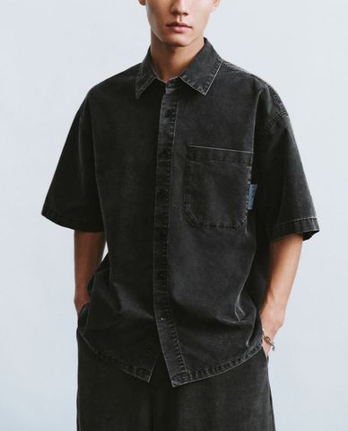  URBAN REVIVO - Áo sơ mi denim nam cổ bẻ tay ngắn Button Up 