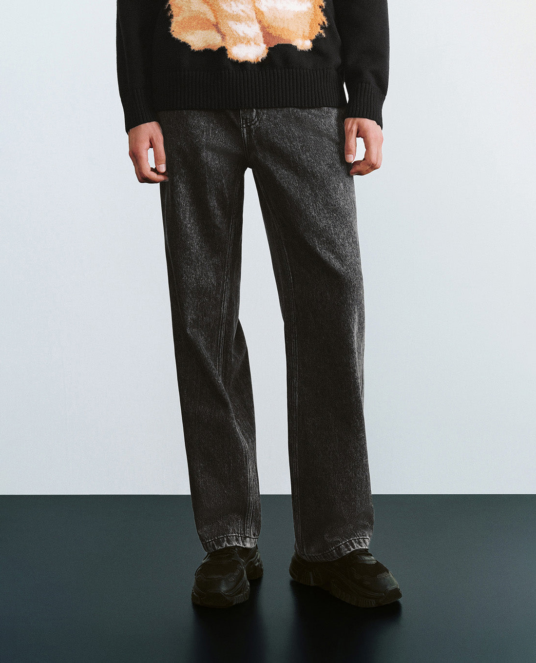 URBAN REVIVO - Quần jeans nam ống đứng cá tính