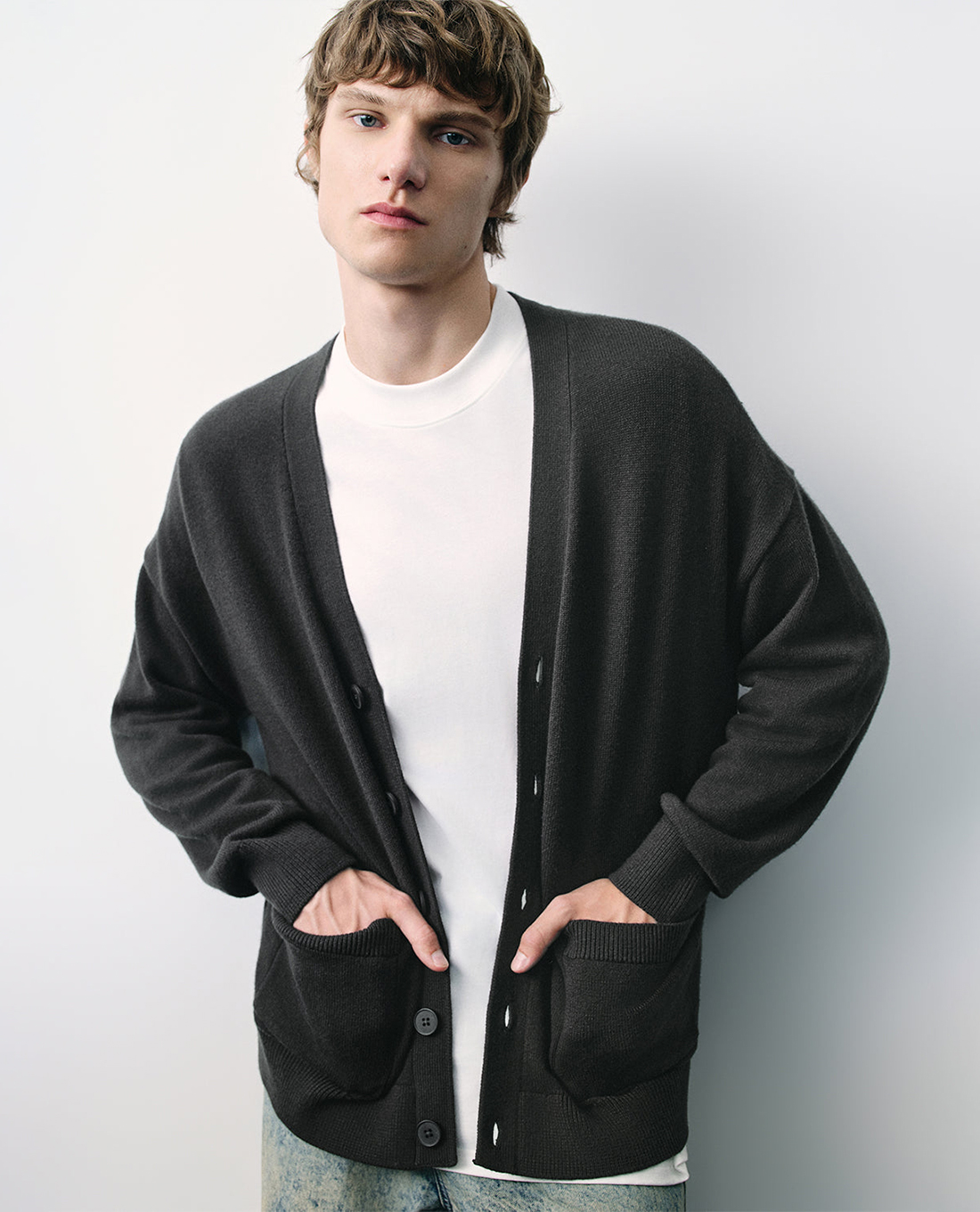 URBAN REVIVO - Áo khoác cardigan nam cổ V tay dài Loose
