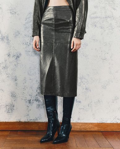  URBAN REVIVO - Chân váy chữ A midi thanh lịch Leather 