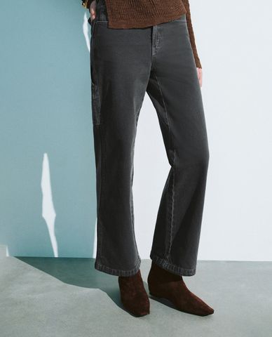  URBAN REVIVO - Quần jeans nữ ống đứng thời thượng 